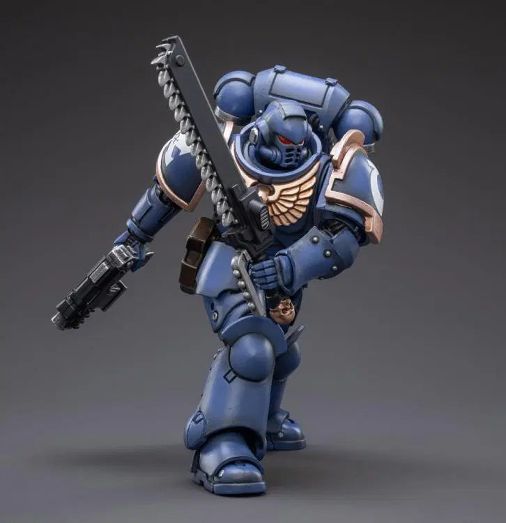 The most elite of the Space Marine Chapters in the Imperium of Man, Joy Toy brings the Ultramarines from Warhammer 40k to life with this new series of 1/18 scale figures. JoyToy Outrider Squads rove in advance of the main Space Marine lines, guarding flanks of larger formations or hunting down enemy infiltrators.