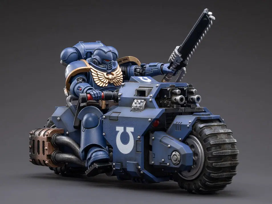 The most elite of the Space Marine Chapters in the Imperium of Man, Joy Toy brings the Ultramarines from Warhammer 40k to life with this new series of 1/18 scale figures and accessories. JoyToy Outrider Squads rove in advance of the main Space Marine lines, guarding flanks of larger formations or hunting down enemy infiltrators. 