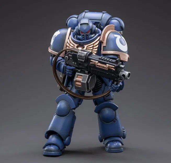 The most elite of the Space Marine Chapters in the Imperium of Man, Joy Toy brings the Ultramarines from Warhammer 40k to life with this new series of 1/18 scale figures. JoyToy Outrider Squads rove in advance of the main Space Marine lines, guarding flanks of larger formations or hunting down enemy infiltrators.