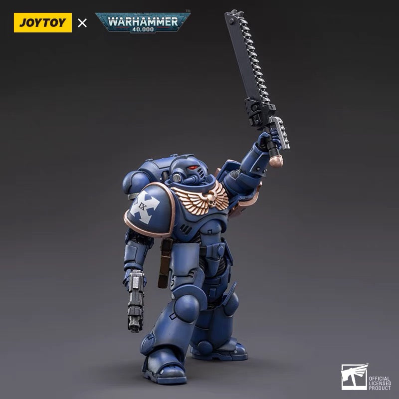 The most elite of the Space Marine Chapters in the Imperium of Man, Joy Toy brings the Ultramarines from Warhammer 40k to life with this new series of 1/18 scale figures and accessories. JoyToy Outrider Squads rove in advance of the main Space Marine lines, guarding flanks of larger formations or hunting down enemy infiltrators. 